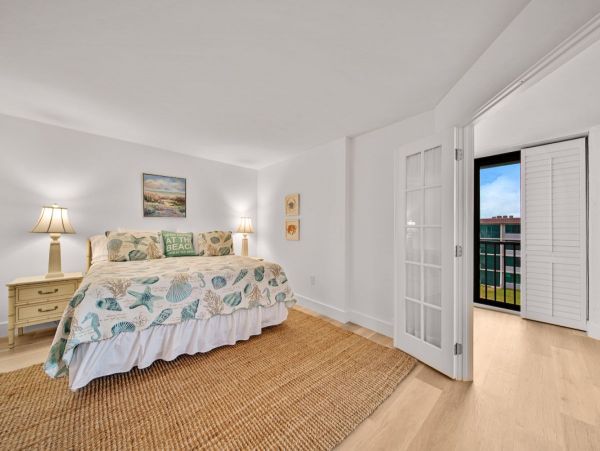 Sanibel Island Vacation Rental - Beachfront Condo with Pool & Gulf Access