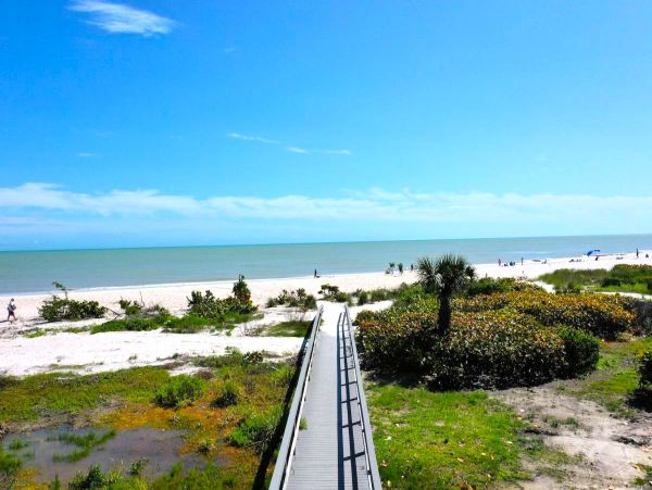 Sanibel Island Vacation Rental - Beachfront Condo with Pool & Gulf Access
