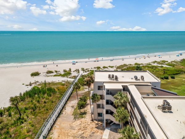 Sanibel Beach Condo with Two Bedrooms & Gulf View Sleeps Six
