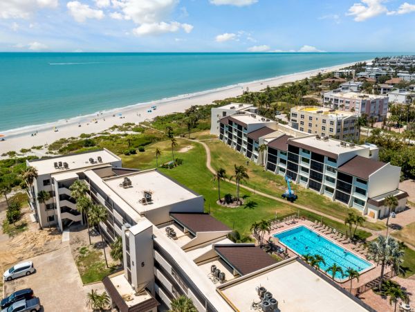 Sanibel Beach Condo with Two Bedrooms & Gulf View Sleeps Six
