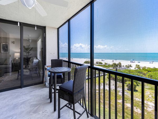 Sanibel Beach Condo with Two Bedrooms & Gulf View Sleeps Six