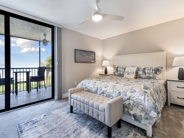 Sanibel Beach Condo with Two Bedrooms & Gulf View Sleeps Six