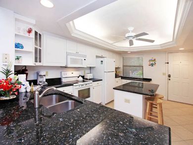 Ground Floor Walk Out Beach Vacation Condo For Rent Call Now - additional view, photo 2