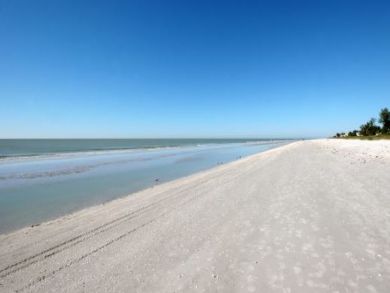 On Beach Sanibel Two Bedroom Condo For Rent Sleeps Six