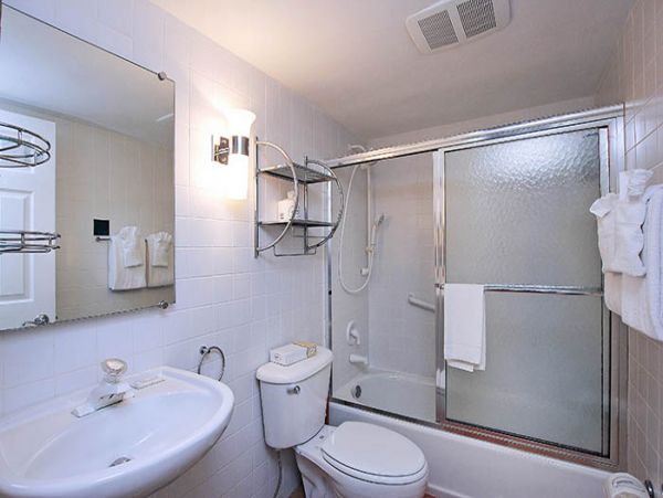 Two Bedroom plus De Beach Condo with Full Gulf View Sleeps 8