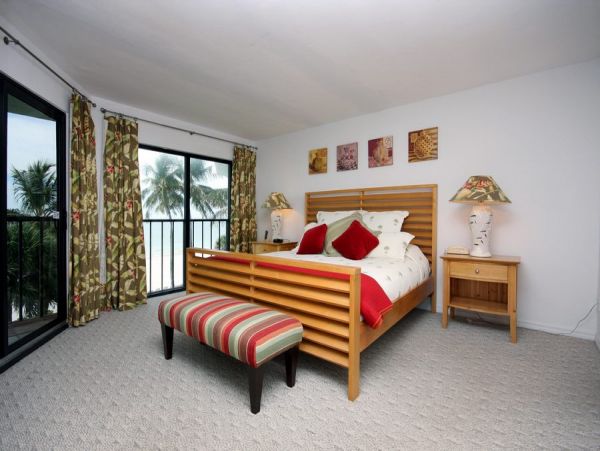 Two Bedroom plus De Beach Condo with Full Gulf View Sleeps 8