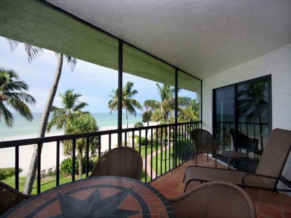 Two Bedroom plus De Beach Condo with Full Gulf View Sleeps 8