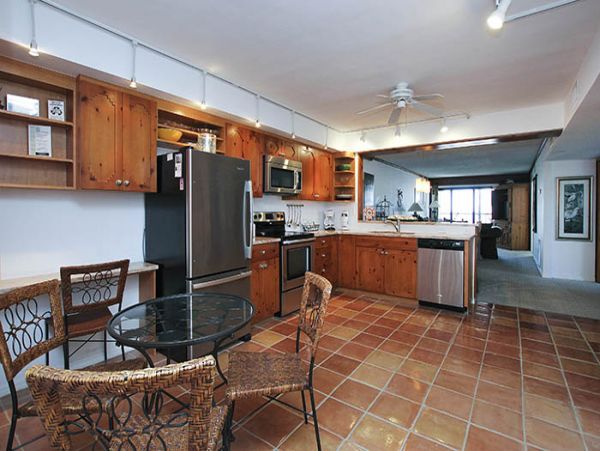 Two Bedroom plus De Beach Condo with Full Gulf View Sleeps 8
