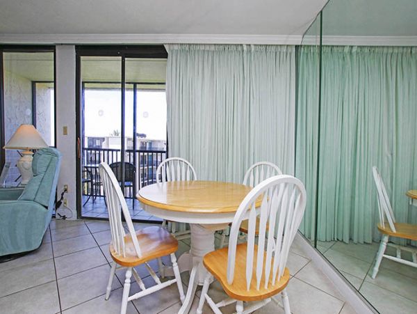 Sanibel One Bedroom Beach Condo Sleeps 4 Guests