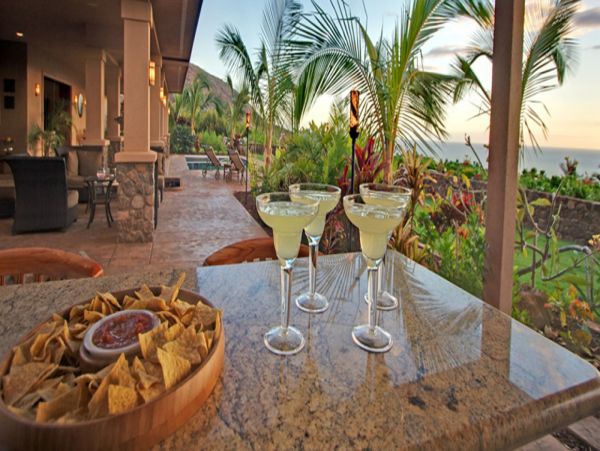 Luxury Three Bedroom Maui Villa Sleeps 6 Private Pool & Spa