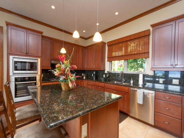 Luxury Three Bedroom Maui Villa Sleeps 6 Private Pool & Spa
