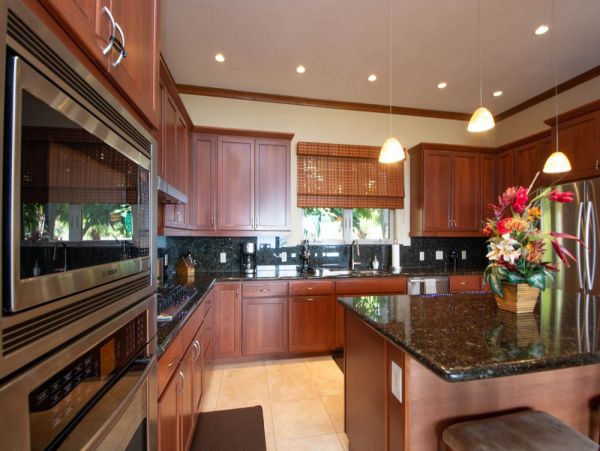 Luxury Three Bedroom Maui Villa Sleeps 6 Private Pool & Spa