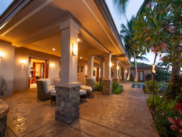 Luxury Three Bedroom Maui Villa Sleeps 6 Private Pool & Spa
