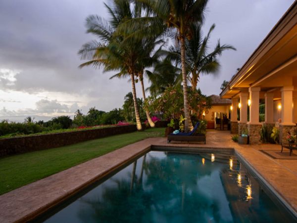 Luxury Three Bedroom Maui Villa Sleeps 6 Private Pool & Spa