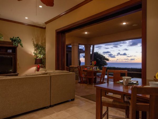Luxury Three Bedroom Maui Villa Sleeps 6 Private Pool & Spa