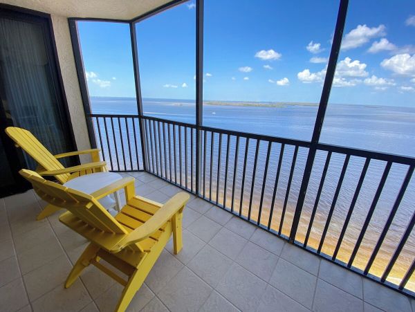 Beachfront Rental in Fort Myers 2 Bedroom