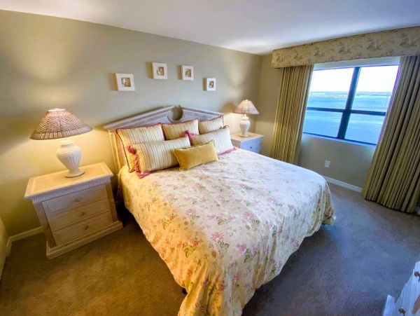 Beachfront Rental in Fort Myers 2 Bedroom