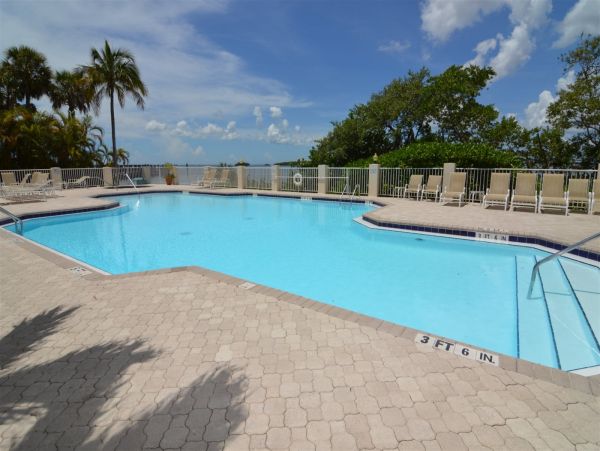 Beachfront Rental in Fort Myers 2 Bedroom