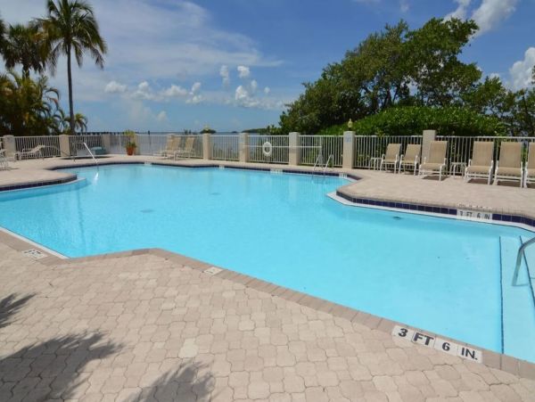 Beachfront Vacation Rental Fort Myers Condo
