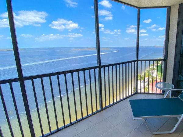 Beachfront Vacation Rental Fort Myers Condo