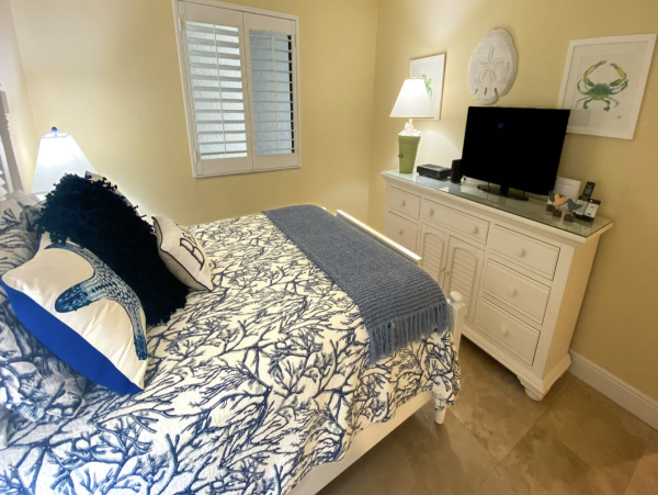 Fourth floor Condo with Water Views in Fort Myers