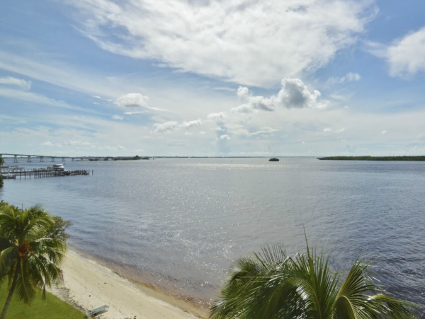 Fourth floor Condo with Water Views in Fort Myers