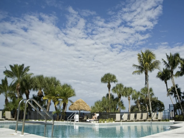 Fourth floor Condo with Water Views in Fort Myers