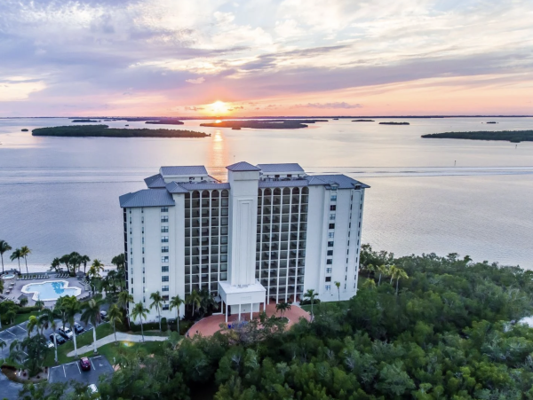 Fourth floor Condo with Water Views in Fort Myers