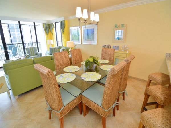 Two Bedroom Bay View Vacation Condo in Fort Myers Sleeps 6