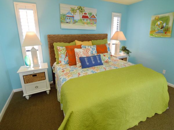 Two Bedroom Bay View Vacation Condo in Fort Myers Sleeps 6