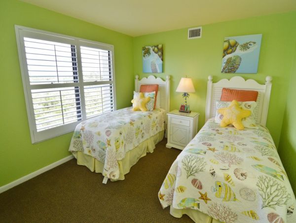 Two Bedroom Bay View Vacation Condo in Fort Myers Sleeps 6