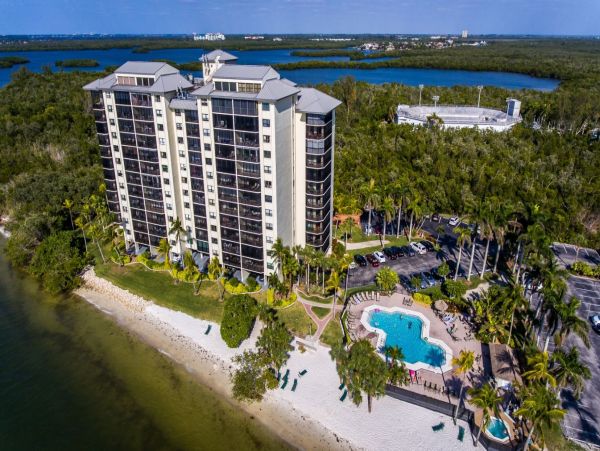 Gulf View Fort Myers Vacation Rental – Waterfront Condo with Balcony