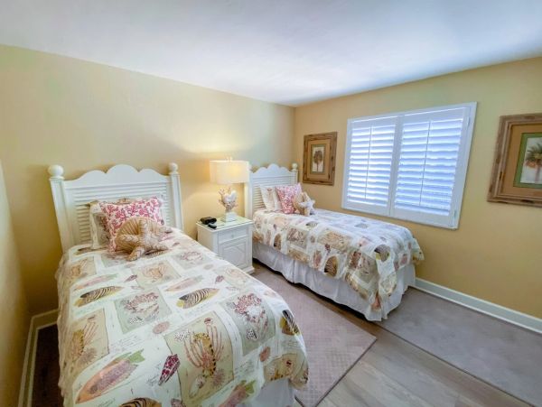 Gulf View Fort Myers Vacation Rental – Waterfront Condo with Balcony