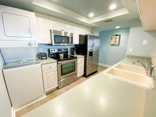Gulf View Fort Myers Vacation Rental – Waterfront Condo with Balcony