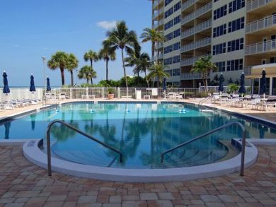 Large outdoor communal Pool