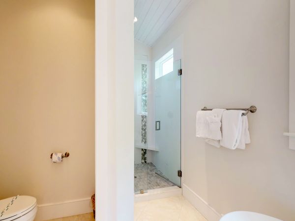 Luxury Homes Beach 4 Bedroom Rental Walk to Beach with Pools