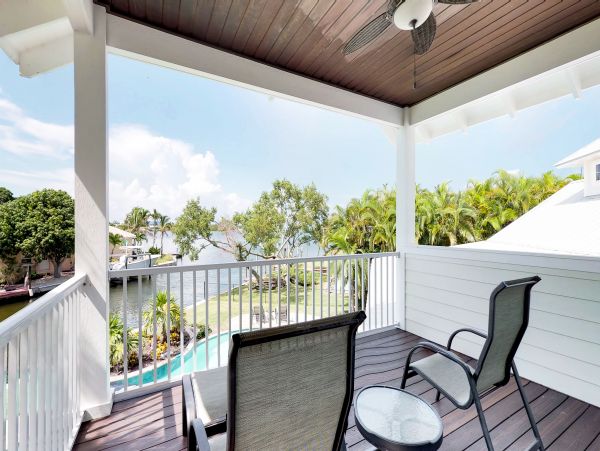 Luxury Homes Beach 4 Bedroom Rental Walk to Beach with Pools