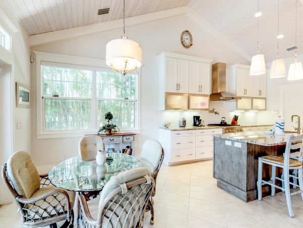 Luxury Homes Beach 4 Bedroom Rental Walk to Beach with Pools