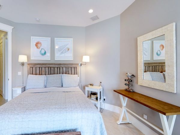 Luxury Homes Beach 4 Bedroom Rental Walk to Beach with Pools