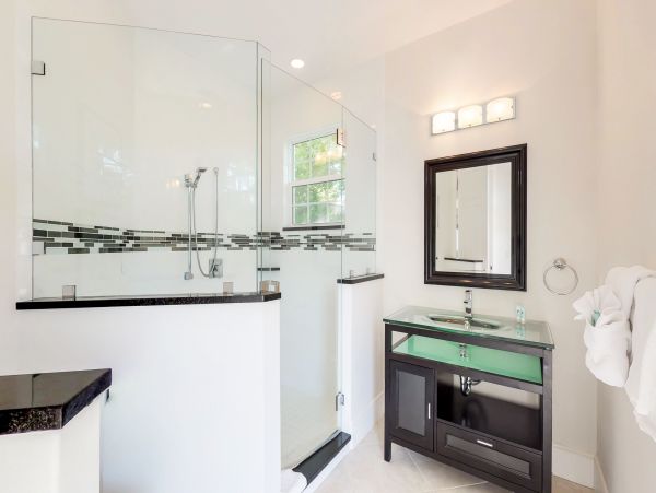 Luxury Homes Beach 4 Bedroom Rental Walk to Beach with Pools