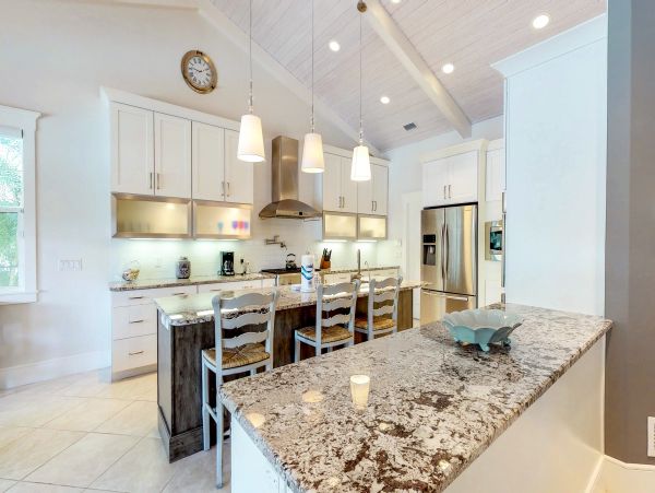 Luxury Homes Beach 4 Bedroom Rental Walk to Beach with Pools