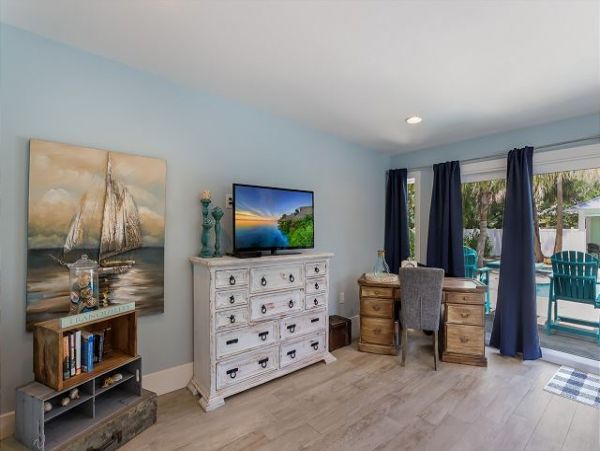 Luxury Three Bedroom Rental Anna Maria Island with Pool