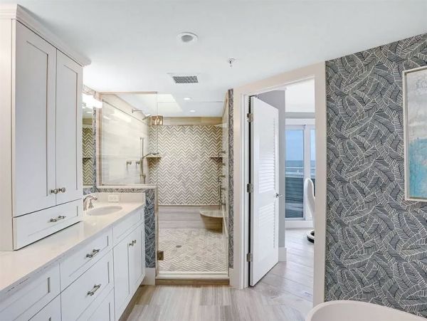 Upscale Captiva Island Condo: Stunning Views & Amenities