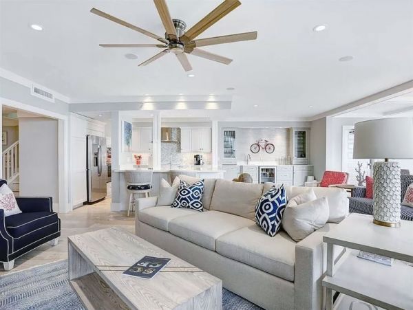 Upscale Captiva Island Condo: Stunning Views & Amenities