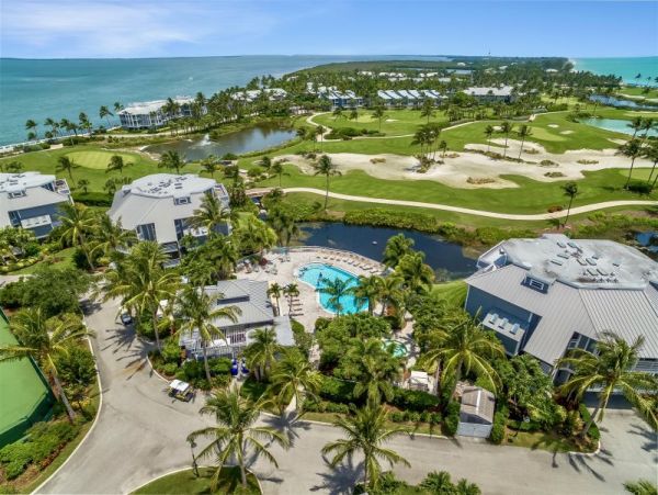 Upscale Captiva Island Condo: Stunning Views & Amenities
