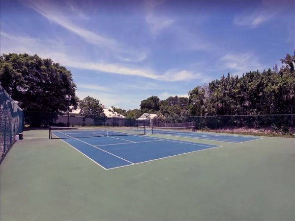 Cozy 3-Bdm Home with Shared Pool in Beautiful Captiva Island