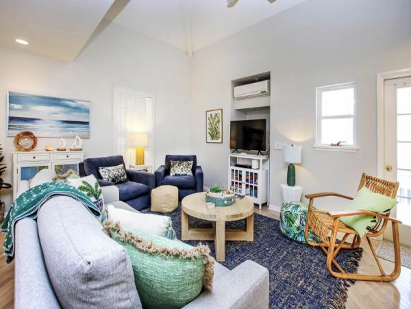Cozy 3-Bdm Home with Shared Pool in Beautiful Captiva Island