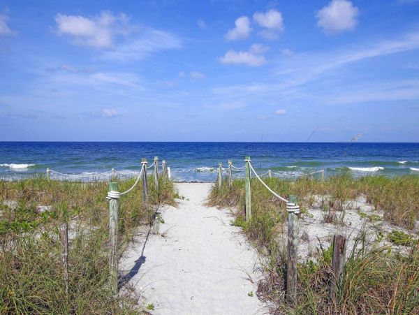 Captiva Island 2 Bedroom Vacation Home Steps to the Beach