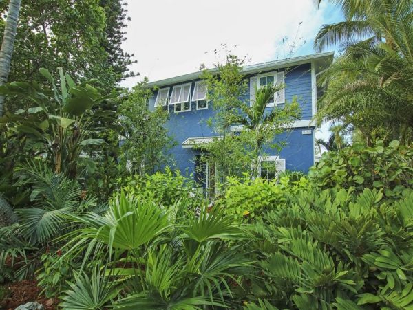 Captiva Island 2 Bedroom Vacation Home Steps to the Beach