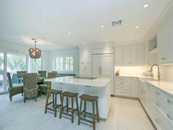 Captiva Island 2 Bedroom Vacation Home Steps to the Beach